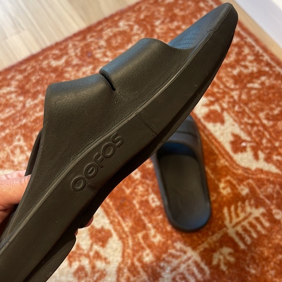 COPY - OOFOS OOAHH RECOVERY SLIDE in black, M10/W12